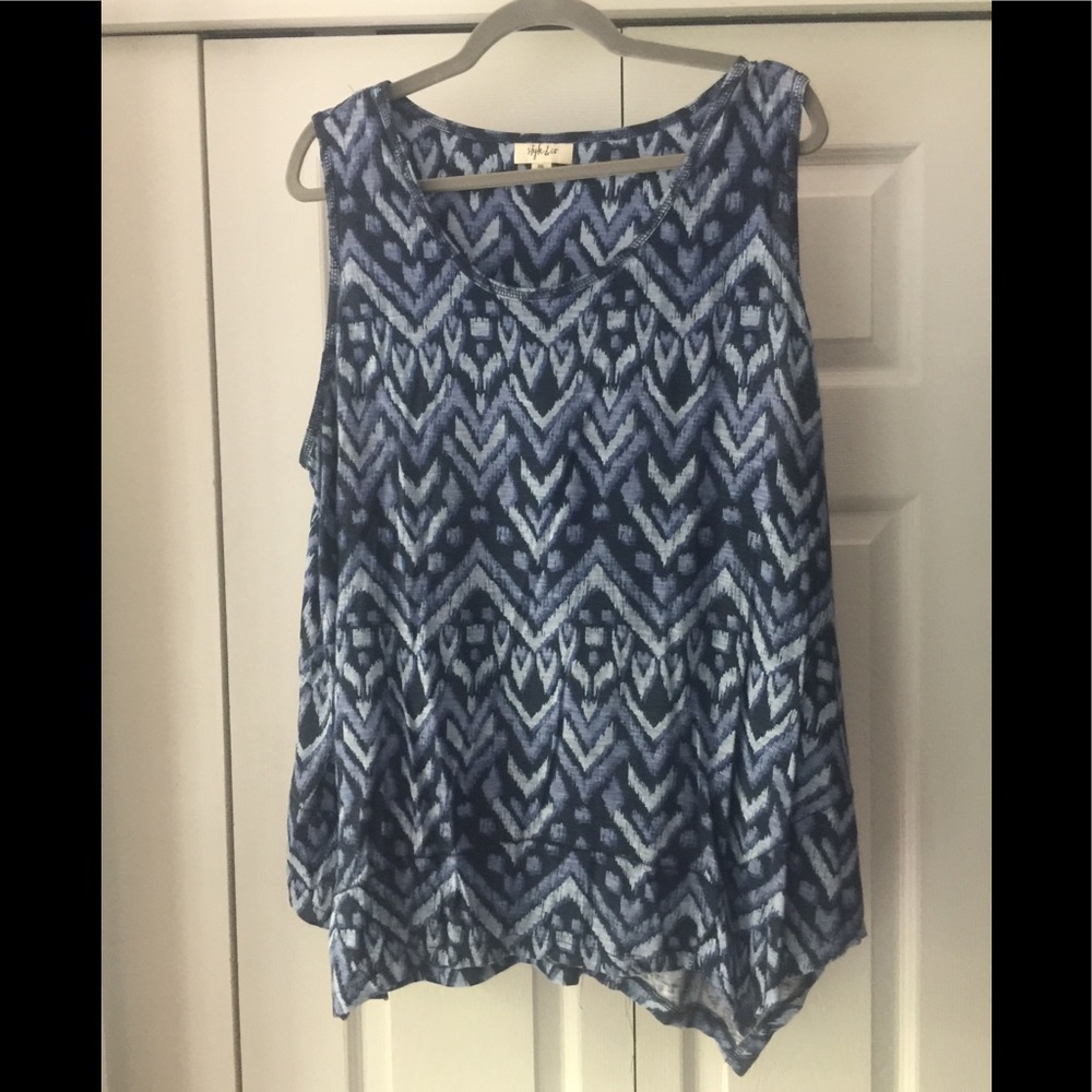 Shark tooth hem tank top